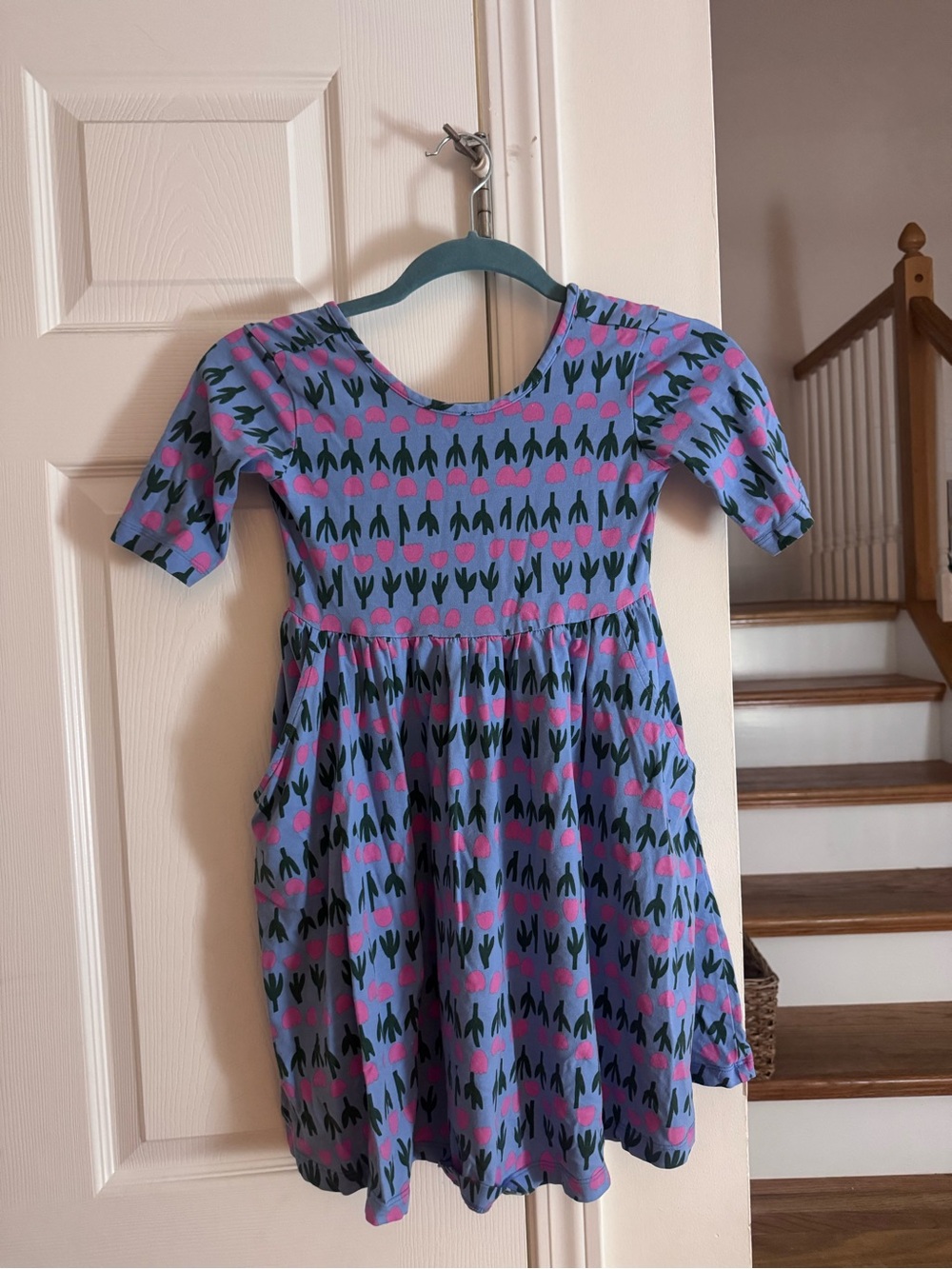 Hanna Andersson Blue Dress with Pink and Dark Green Tulips size 8